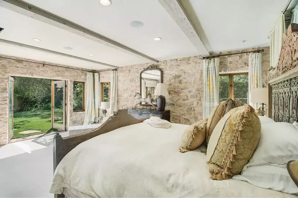 Amend Malibu residential setting